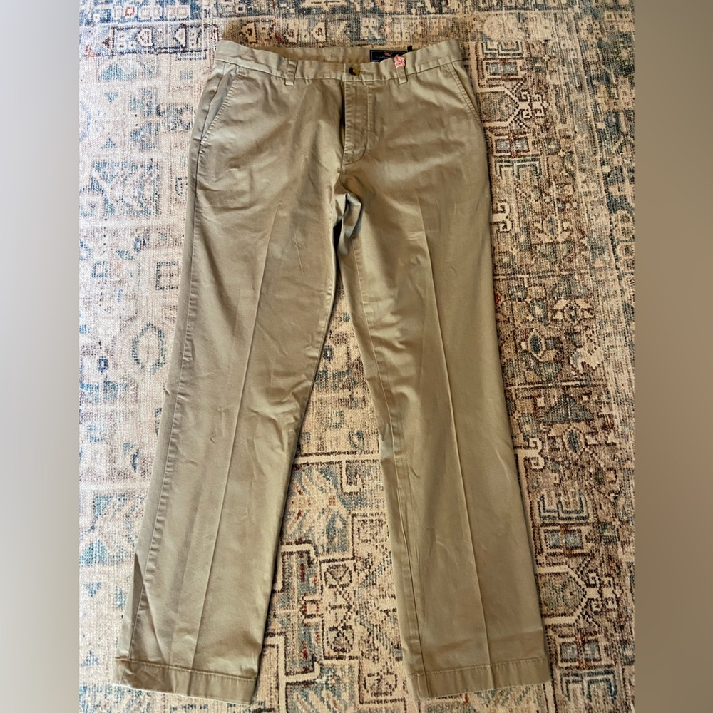 Vineyard Vines tan chinos, men’s 34x32